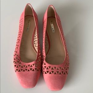 NWOT Tahari Suede Flats / Sz. 8.5